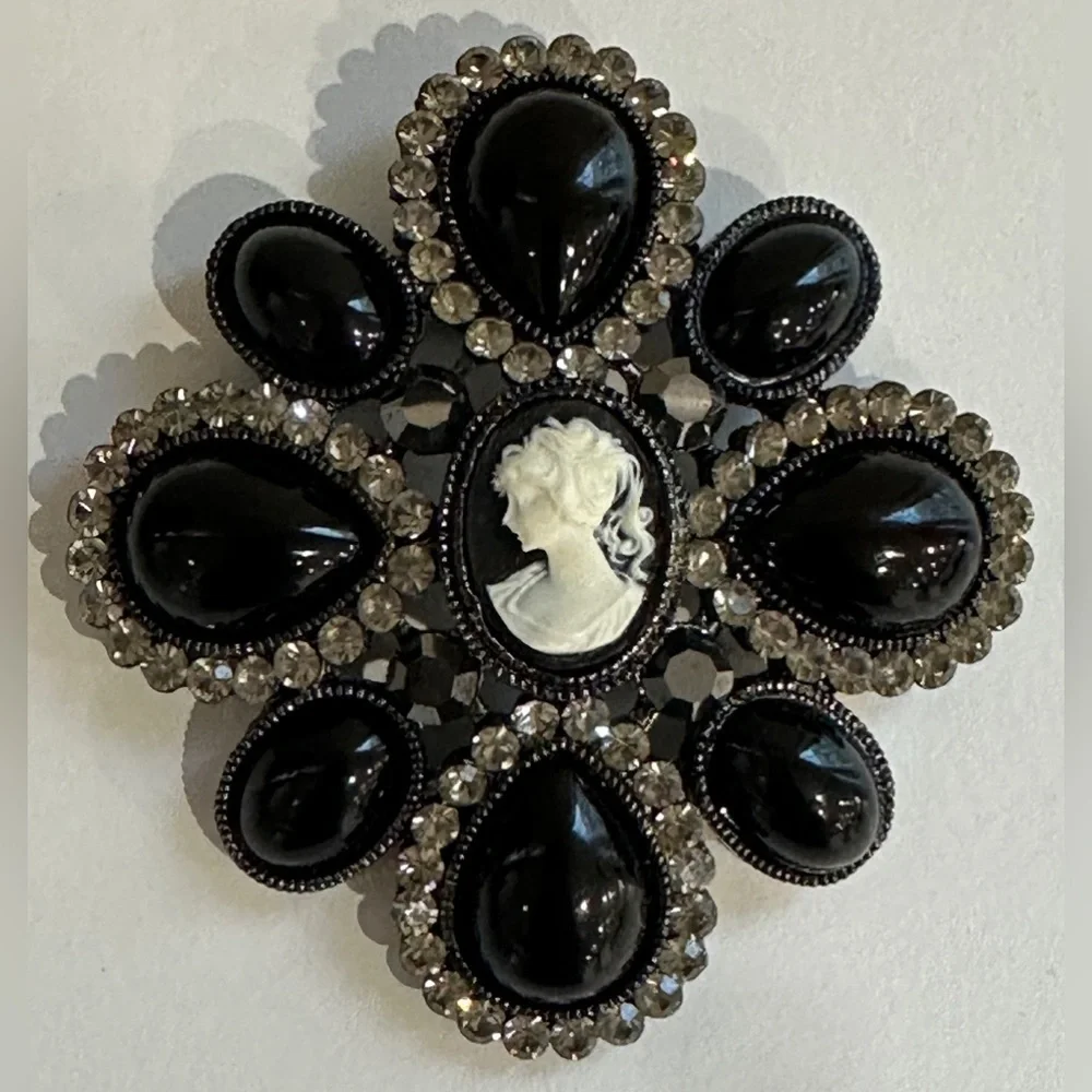 Vintage Black Cameo Brooch and Earring Set – Perfect Condition
